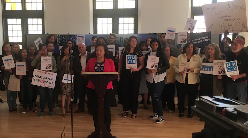 La Senadora Estatal Marisol Alc&aacute;ntara