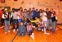 Liga Guatemala inaugura este sábado campeonato futbolero Jugadores y dirigentes del Deportivo Zona 7, que logró vencer al Morelos para recuperar el título de campeón en la Liga Ecuatoriana de Fútbol en Brooklyn. (Cortesía: Cathy Lojo).