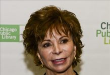 Isabel Allende: "Trump es muy peligroso" y podría llevar a la guerra a Estados Unidos Isabel Allende considera que Donald Trump es "muy peligroso", podría llevar al país a la guerra y ya ha hecho un gran daño al país en sus diez meses de mandato.