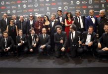 Los galardonados con los Premios Platino del Cine Iberoamericano posan tras la gala celebrada esta noche en la Caja Mágica, en Madrid.