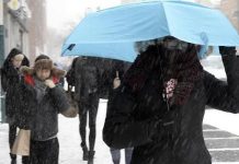 Las botas de invierno escasean en Nueva York como consecuencia de la nieve y el frío
