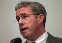 Chris Christie nombra a un colaborador suyo para senador interino