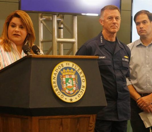 Jenniffer González, anunció una asignación de 40 millones de fondos federales para la reconstrucción de carreteras, tras el paso de los huracanes Irma y María.
