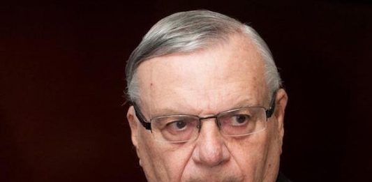Ex alguacil del condado Maricopa Joe Arpaio.