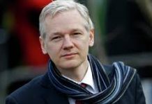 Jurado en EE.UU. analiza posibles cargos contra Julian Assange, dice su madre