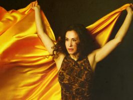 Lara Bello