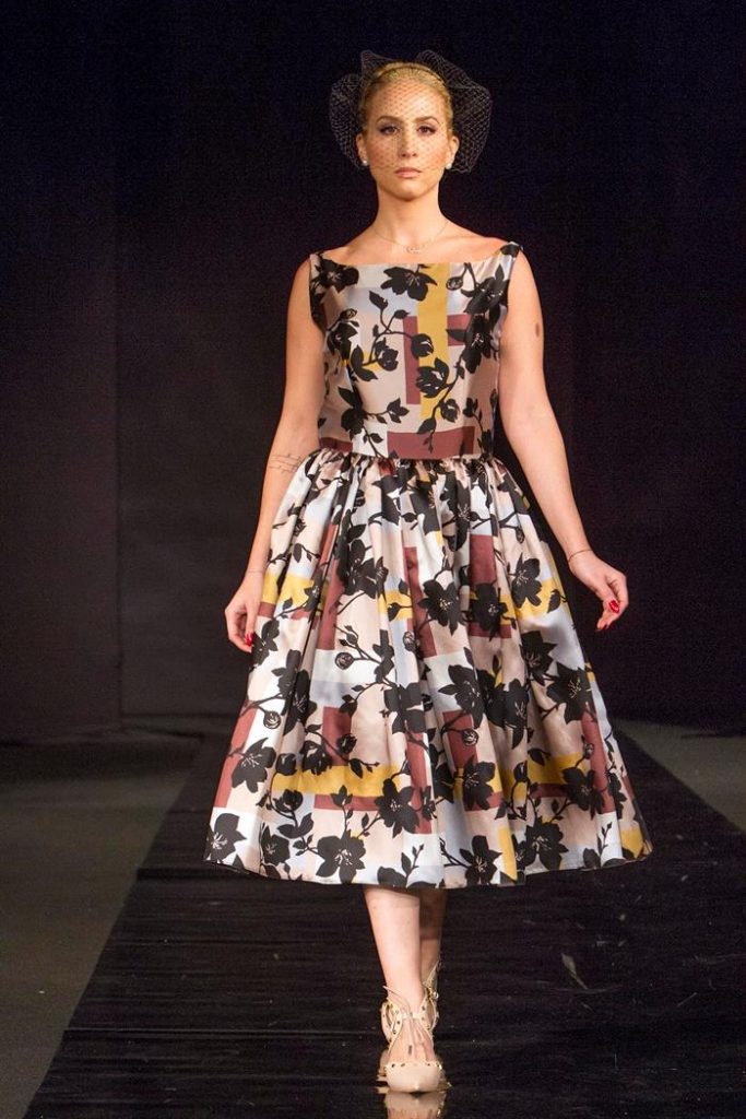 Lina Radwan luce creaciones de la colecci&oacute;n Primavera-Verano 2018 del dise&ntilde;ador espa&ntilde;ol Francisco S&aacute;ez.