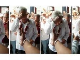 El líder izquierdista Andrés Manuel López Obrador fue golpeado en la cabeza por un huevo que le lanzaron al terminar un mitin.