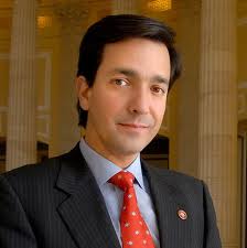 Luis Fortu&ntilde;o rechaz&oacute; en un comunicado que Estados Unidos haya tratado a la isla de manera "indigna, injusta y cruel". (foto archivo)