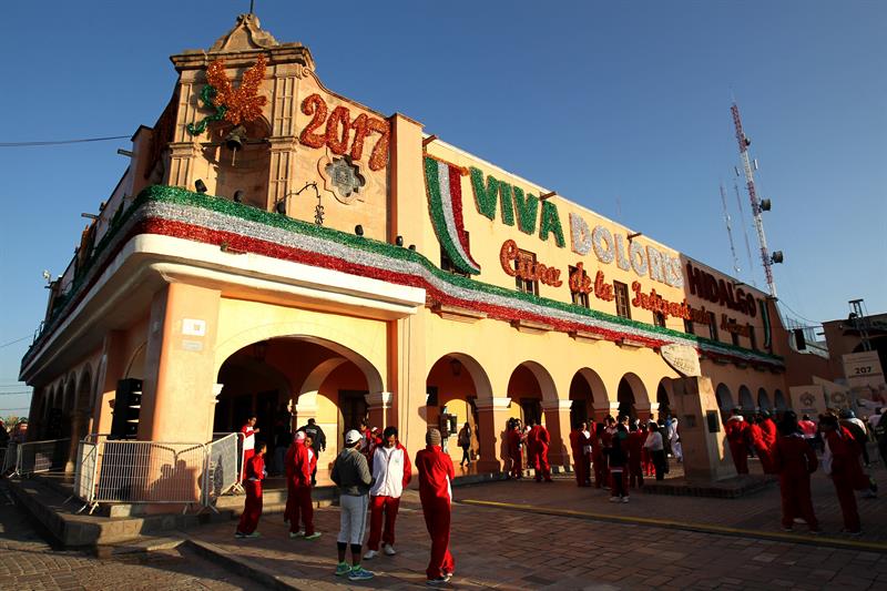 Verde, blanco y rojo, los colores de la bandera nacional mexicana.