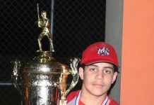 Esmeraldo Perez del Distrito Nacional fue el Jugador Más Valioso del Mundialito de Moca. Los norteamericanos Orlando Sosa (colíder en RBI), y los gemlos Kelvin Marte (Mejor Lanzador y líder en ponches propinados) y Kevin Marte, campeón de bateo. (Foto cortesía José Luis Paulino).