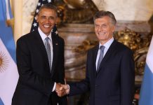 l presidente de Argentina, Mauricio Macri (d) recibe a el presidente de Estados Unidos, Barack Obama hoy, miércoles 23 de marzo de 2016, en la Casa Rosada en Buenos Aires (Argentina)