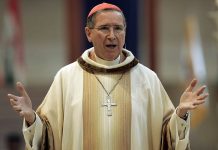 Cardenal Roger Mahony testifica sobre casos de abusos