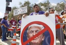 La confianza de los hispanos en la economía de Estados Unidos y el optimismo respecto a su propia situación financiera están en aumento, al igual que el descontento con el presidente Donald Trump