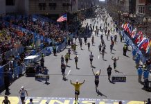 Boston vuelve a correr su maratón un año después de los atentados