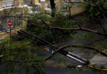 Vista de los daños causados por el huracán María hoy, miércoles 20 de septiembre de 2017, a su paso por San Juan (Puerto Rico).