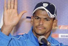 El exfutbolista colombiano Miguel Calero, uno de los porteros más destacados del fútbol mexicano en lo que va de siglo, falleció hoy después de sufrir dos episodios de trombosis cerebral y poco más de doce horas después de haber sido declarada su muerte cerebral, anunció el club Pachuca.