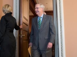 MITCH MCCONNELL y otros senadores y gobernadores republicanos faltados de respeto por el presidente Donald Trump, de quien muchos se preguntan: ¿pasará setiembre?
