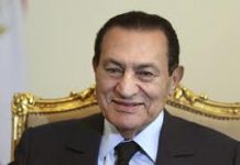Mubarak regresa al penal de Tora a cumplir condena tras mejoría de su salud