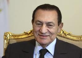 Mubarak regresa al penal de Tora a cumplir condena tras mejoría de su salud