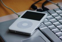 La industria de la música grabada creció un 0,3 % en 2012 en todo el mundo, su primer aumento desde 1999, pese a la crisis y a la piratería digital, indicó hoy la Federación Internacional de la Industria Discográfica (IFPI).