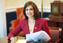 El debate sobre los monumentos llega a la estatua de Colón en Nueva York Nicole Malliotakis