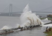 Uno de los principales retos de Bloomberg es preparar a una ciudad que tiene más de 836 kilómetros de costa ante posibles inundaciones, con construcciones "más inteligentes, fuertes y sostenibles".