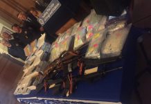 Desarticulan peligrosa red de narcotráfico en Nueva York Estamos acusando a 19 individuos de 226 delitos como resultado de nuestra investigación -que descubrió más de 3 libras de narcóticos y 35 armas de fuego. Escribe en Twitter el Fiscal General Eric Schneideman.