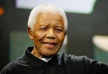 El expresidente sudafricano Nelson Mandela se encuentra "consciente" en el hospital donde fue ingresado por una recaída de su infección pulmonar.