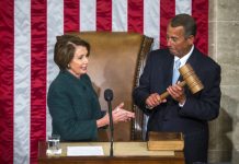 Nuevo Congreso republicano comienza su mandato con Obama escudado en el veto El congresista republicano por Ohio John Boehner (d) recibe un martillo de la líder de la minoría demócrata por California Nancy Pelosi (i) después de que Boehner fuera reelecto como presidente de la Cámara de Representantes de Estados Unidos en Washington.