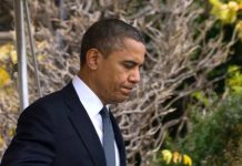Obama llega a Newtown para acompañar a familiares de las víctimas de masacre