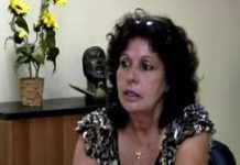 La esposa de René González pide en Bruselas la liberación de agentes cubanos