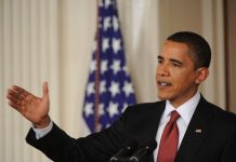 Obama ataca propuestas de Romney y promete defender la clase media
