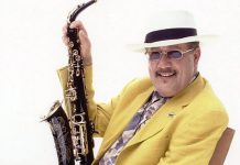 La colaboración de la compañía con Paquito D'Rivera, de origen cubano, empezó hace cinco años con un conjunto de viola, violín y piano que no era latino, y a raíz de aquella asociación el músico quiso hacer algo latino con ellos.