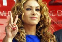Fotografía de archivo del 8 de octubre de 2015 de la cantante mexicana Paulina Rubio durante su presentación en los Latin American Music Awards en Hollywood, California. Rubio dio a luz a su segundo hijo el pasado sábado en Miam