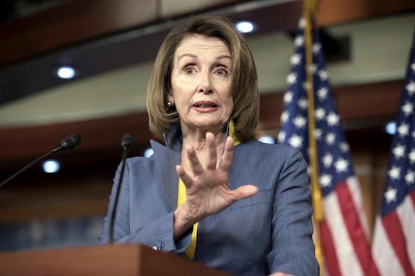 CONGRESISTA NANCY PELOSI con los &lsquo;dreamers&rsquo; pag&oacute; los platos rotos, quienes hartos de politiquer&iacute;a y negociaciones bajo la mesa, se lo dejaron saber bien claro.