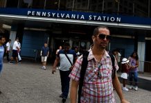 Reparaciones en "Penn Station" Vista de uno de los accesos de la estación de metro y tren de Pensilvania en la ciudad de Nueva York (Estados Unidos) hoy, 10 de julio del 2017.