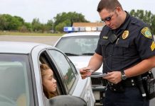 Conductores Negros y Latinos son detenidos y requisados con mayor frecuencia Discriminacion negros y latinos EEUU