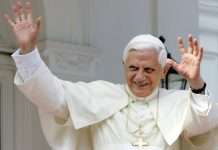 El papa Benedicto XVI anunció hoy que deja el Pontificado el próximo 28 de febrero, en una decisión sin precedentes en la historia reciente del Vaticano.
