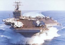 El portaaviones Abraham Lincoln sale del Golfo Pérsico vigilado por Irán