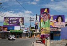 Inseguridad, Haití y economía, en la agenda del próximo presidente dominicano Vista de carteles de campañas electorales en el país hoy, domingo 8 de mayo de 2016, en Santo Domingo (República Dominicana). A una semana de las elecciones en República Dominicana, el presidente Danilo Medina es favorito y sería reelegido, en medio de una disputa entre la oposición y la Junta Electoral sobre cómo se contarán los votos.