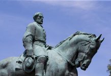 La estatua de Robert E Lee, para la que se organizó el mitin “Unite the Right”, para protestar por su remoción en Charlottesville, Virginia.