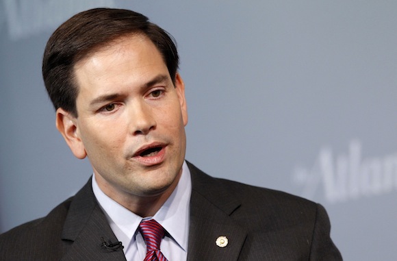 Los dos senadores por Florida, Marco Rubio, republicano, y Bill Nelson, dem&oacute;crata, urgieron hoy al secretario de Trabajo, Alexander Acosta, a que extienda la fecha l&iacute;mite para que los puertorrique&ntilde;os puedan solicitar su Asistencia de Desempleo por Desastre. (foto archivo)