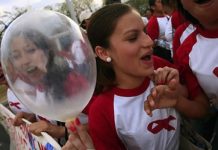 Las cifras globales de enfermos de sida - 34 millones de personas en el mundo son portadores del VIH - reflejan una grave epidemia, aunque se ha logrado reducir la mortalidad gracias a las terapias antirretrovirales y está en una fase "estable" en América Latina.