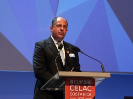 El presidente de Costa Rica, Luis Guillermo Solís, inauguró hoy la III cumbre de la Comunidad de Estados Latinoamericanos y Caribeños (Celac) con una defensa de la unidad de la región respetando la pluralidad y diversidad y un llamamiento a derrotar juntos el hambre y la miseria.