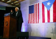 El senador Bernie Sanders habla hoy, lunes 16 de mayo de 2016, al público congregado en la Fundación Luís Muñoz Marín en Trujillo Alto (Puerto Rico).