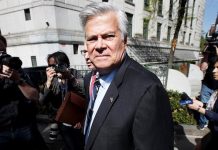 Condenan a cinco años de cárcel al expresidente del Senado de Nueva York Una corte federal de apelaciones revocó hoy la condena por corrupción del expresidente del Senado de Nueva York Dean Skelos