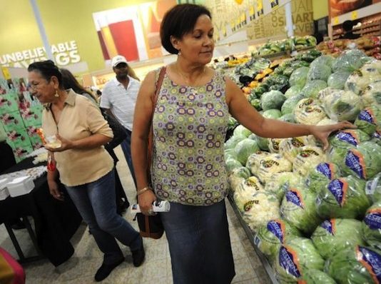 El sostenimiento familiar es prioritario para los latinos, según un estudio