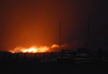 Incendio destruyó medio centenar de casas en Queens, Nueva York