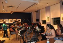 Exitosa realización del 1er taller de capacitación para trabajadoras de limpieza organizado por el Consulado General de México en Nueva York Dieciocho trabajadoras fueron beneficiadas con el curso gratuito y en castellano ofrecido por el Consulado y recibirán su certificación OSHA-10 en la Industria General el próximo 3 de septiembre, en el marco de las actividades de la Semana de Derechos Laborales organizada por esta dependencia diplomática.